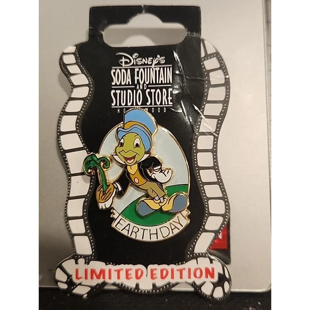Disney Pin Jiminy Cricket Earth Day Studio Store Hollywood 2009 LE 300 DSF 69472